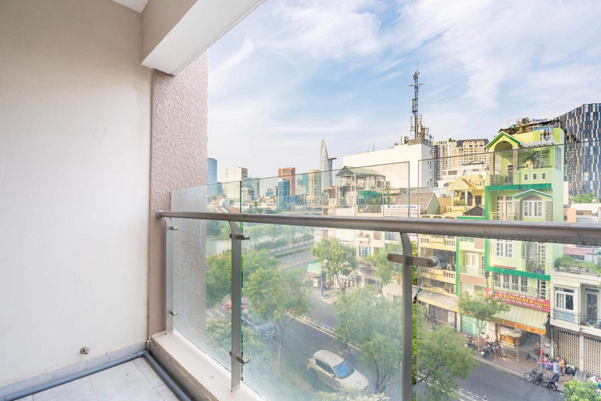Otis Millennium Saigon Balcony Apartment Ho Chi Minh-staden Rum bild